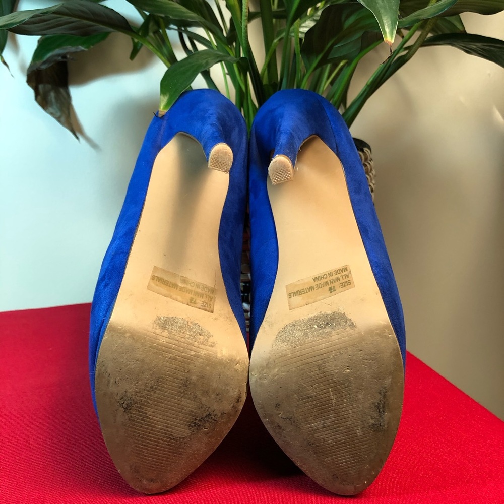 🛑SOLD📦 • 
Barbie Peep Toe Platforms Cobalt Blue Faux Suede - Picture 6 of 8